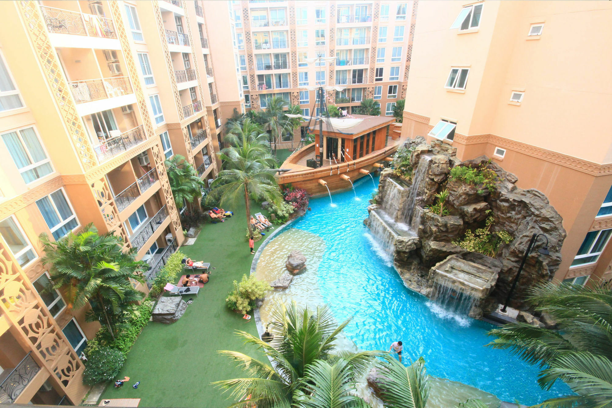 Atlantis Condo & Water Park Pattaya By The Sea Dış mekan fotoğraf