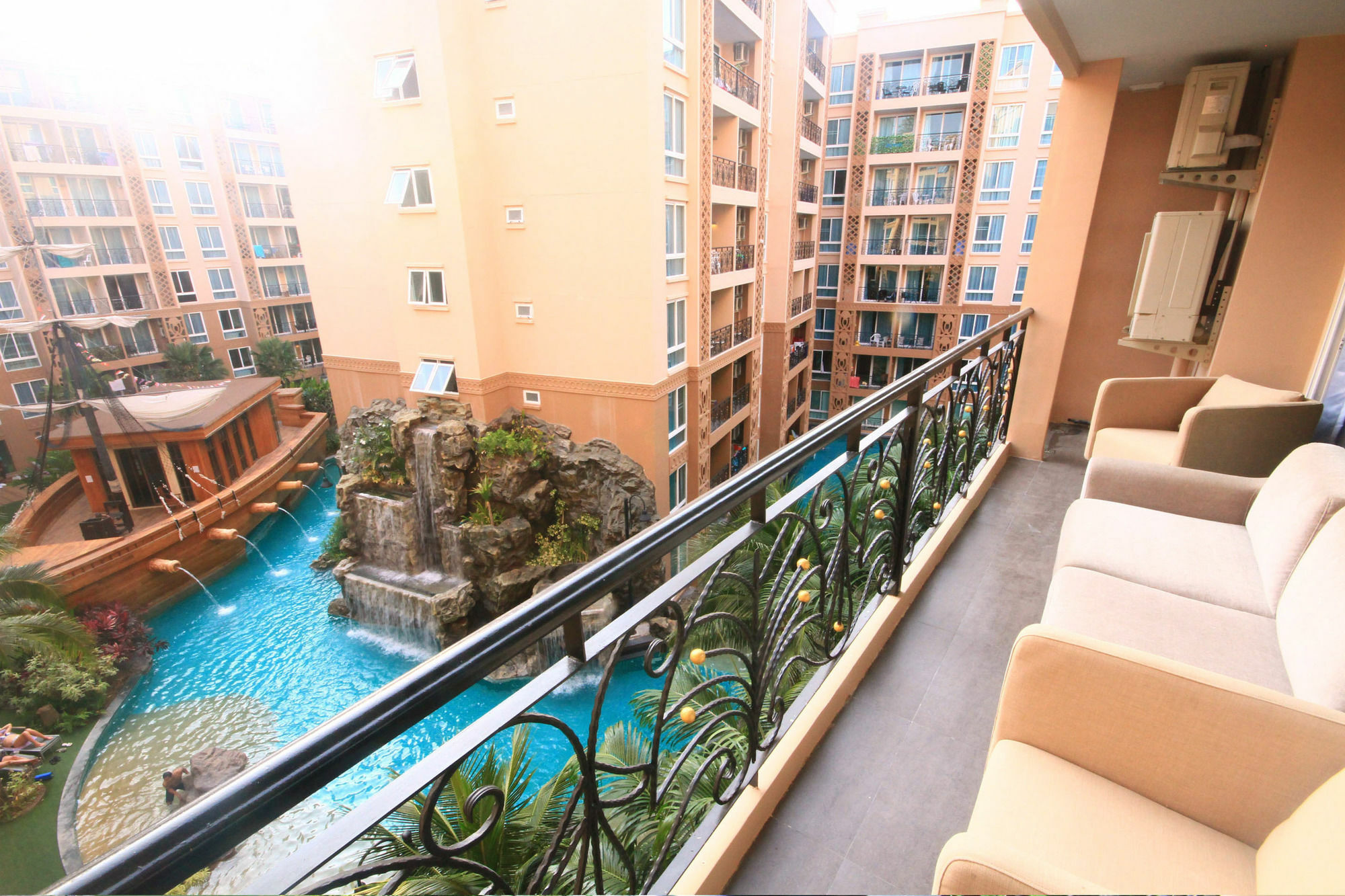 Atlantis Condo & Water Park Pattaya By The Sea Dış mekan fotoğraf
