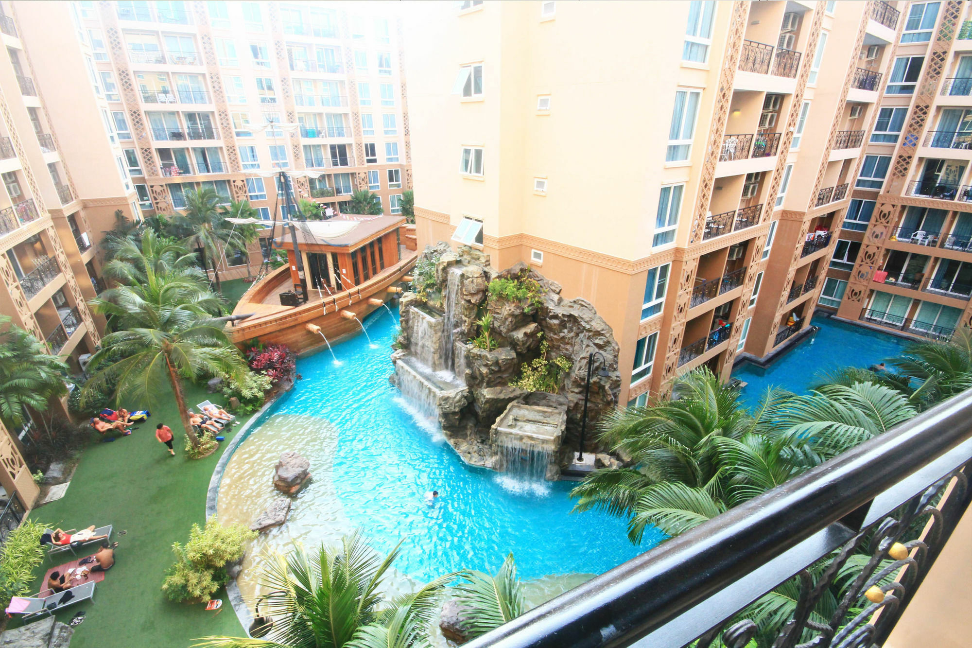 Atlantis Condo & Water Park Pattaya By The Sea Dış mekan fotoğraf